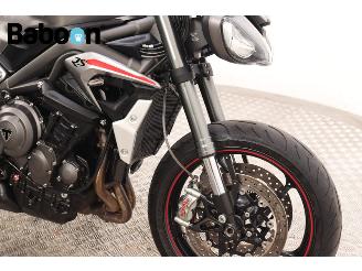 Triumph Street Triple RS picture 13