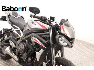 Triumph Street Triple RS picture 20