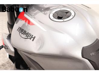 Triumph Street Triple RS picture 19
