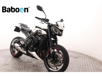 Triumph Street Triple R picture 2