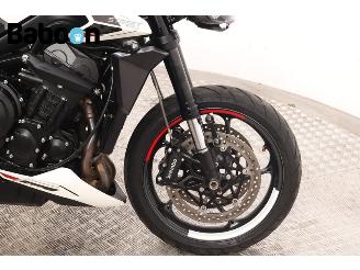 Triumph Street Triple R picture 12