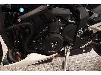 Triumph Street Triple R picture 21