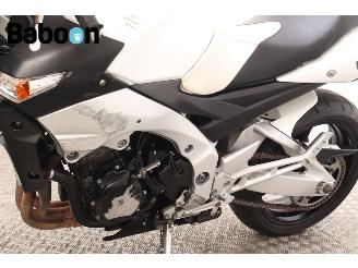 Suzuki  GSR 600 picture 17