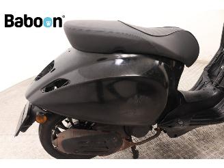 Vespa  Sprint 25KM picture 15