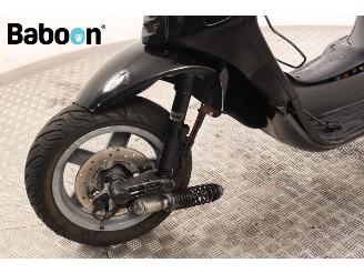 Vespa  Sprint 25KM picture 16