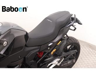 BMW  F 900 XR Triple Black picture 23