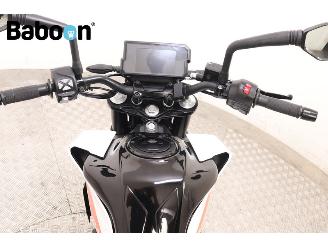 KTM 390 Duke ABS picture 13