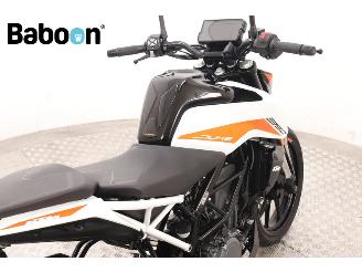 KTM 390 Duke ABS picture 14