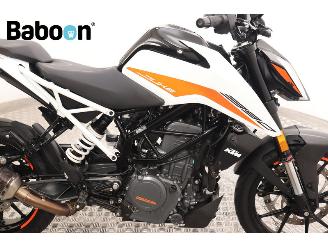 KTM 390 Duke ABS picture 11
