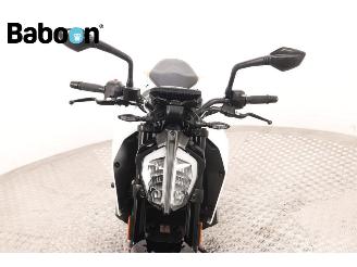 KTM 390 Duke ABS picture 16