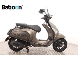 uszkodzony skutery Vespa  Sprint 45KM 2017/1