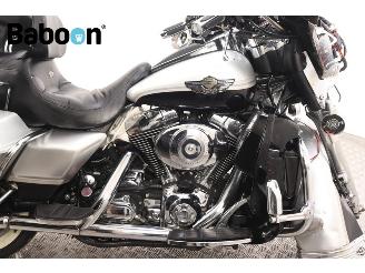 Harley-Davidson  FLHTCUI Ultra Glide Classic 100Th Anniversary picture 11