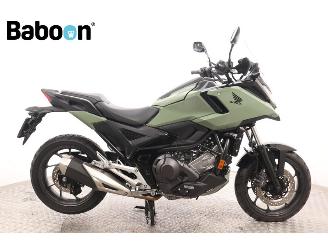 Vaurioauto  motor cycles Honda  NC 750 X DCT C-ABS 2025/4