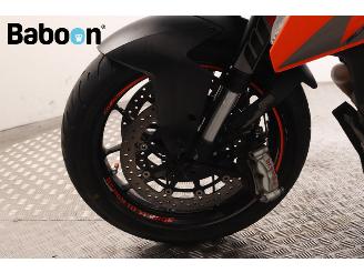KTM  1290 Super Duke GT picture 17