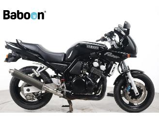 krockskadad bil motor Yamaha FZS 600 Fazer 2001/4