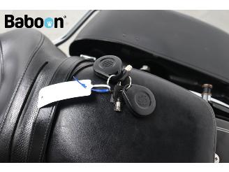 Harley-Davidson  FLHRC Road King Classic ABS picture 22