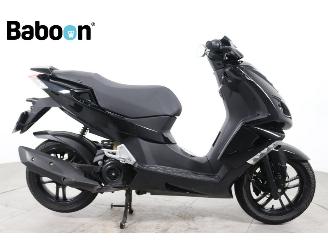 Schade scooter Peugeot  Speedfight 4 45KM 2023/6