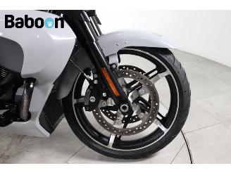 Harley-Davidson  FLHXU Street Glide Ultra 117 picture 10