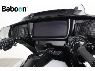 Harley-Davidson  FLHXU Street Glide Ultra 117 picture 17