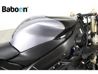 Yamaha  YZF-R1 picture 13