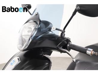 Piaggio Beverly 125 Police picture 22