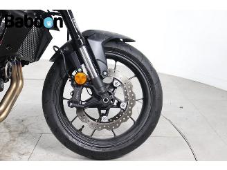 Honda CB 750 Hornet picture 10