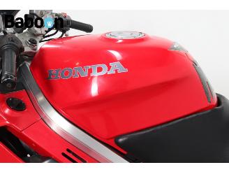 Honda VFR 750 F picture 14