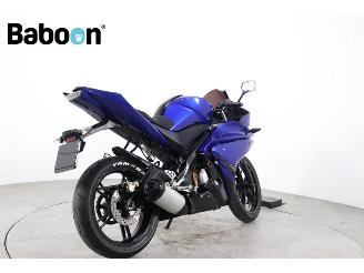Yamaha  YZF-R 125 picture 2
