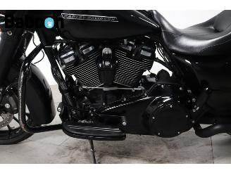 Harley-Davidson  FLHXS Street Glide Special picture 19