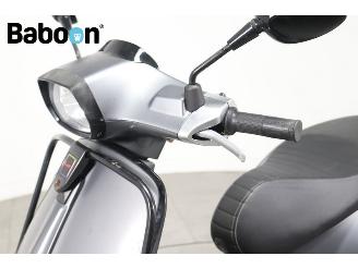 Vespa  Sprint 25KM picture 11