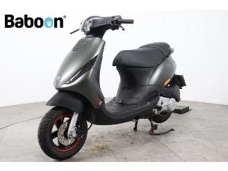 Piaggio  Zip 25KM picture 4