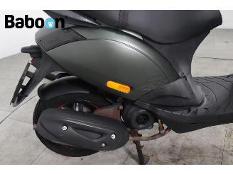 Piaggio  Zip 25KM picture 14