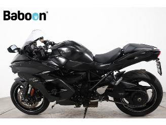 Kawasaki  Ninja H2 SX picture 2
