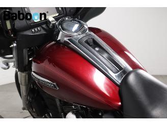 Harley-Davidson  FLHTK Electra Glide Classic picture 17