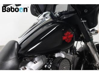 Harley-Davidson  FLHX 107 Street Glide picture 23