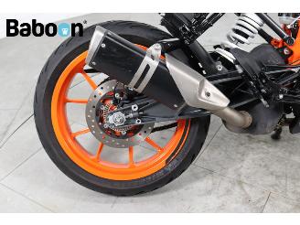 KTM 125 Duke ABS picture 17