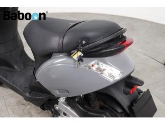 Piaggio  Zip 45KM picture 10