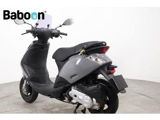 Piaggio  Zip 45KM picture 8