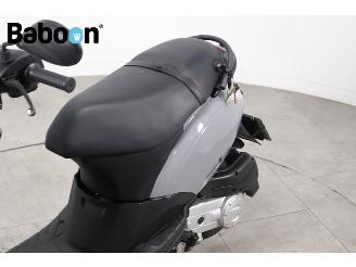 Piaggio  Zip 45KM picture 13