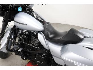 Harley-Davidson  FLHXS Street Glide Special 114 picture 19
