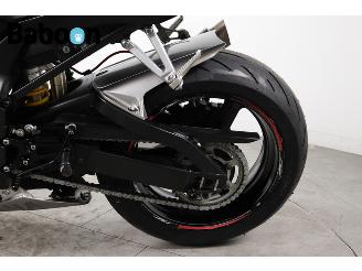 Yamaha  YZF-R1 picture 13