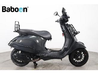 dañado ciclomotor Vespa  Sprint 45KM 2024/3