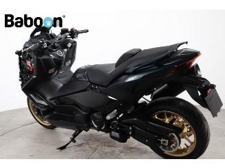 Yamaha  XP 560 T-MAX Tech MAX ABS picture 4