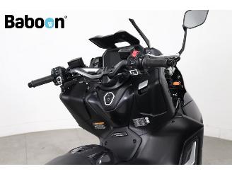 Yamaha  XP 560 T-MAX Tech MAX ABS picture 15