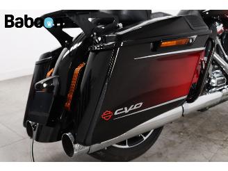 Harley-Davidson  FLHXSE CVO Street Glide 117 picture 18