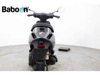 Piaggio  Zip 45KM picture 3