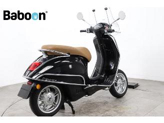 Vespa  Primavera Elettrica 45KM picture 2