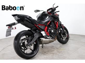Kawasaki Z 650 ABS picture 2