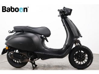 damaged scooters Piaggio  Sprint 45KM 2018/10