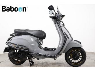 damaged scooters Vespa Sprint 45KM  2019/4
